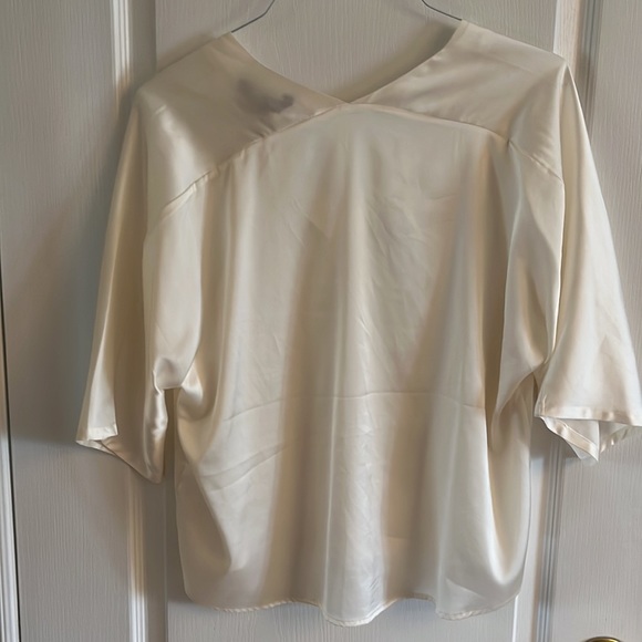 Banana Republic pull over top - Picture 2 of 3